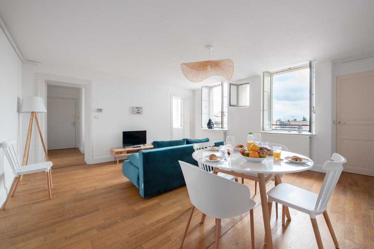 Ferienwohnung Charmand Duplex Avec Vue Sur La Cite & Les Toits Carcassonne Exterior foto